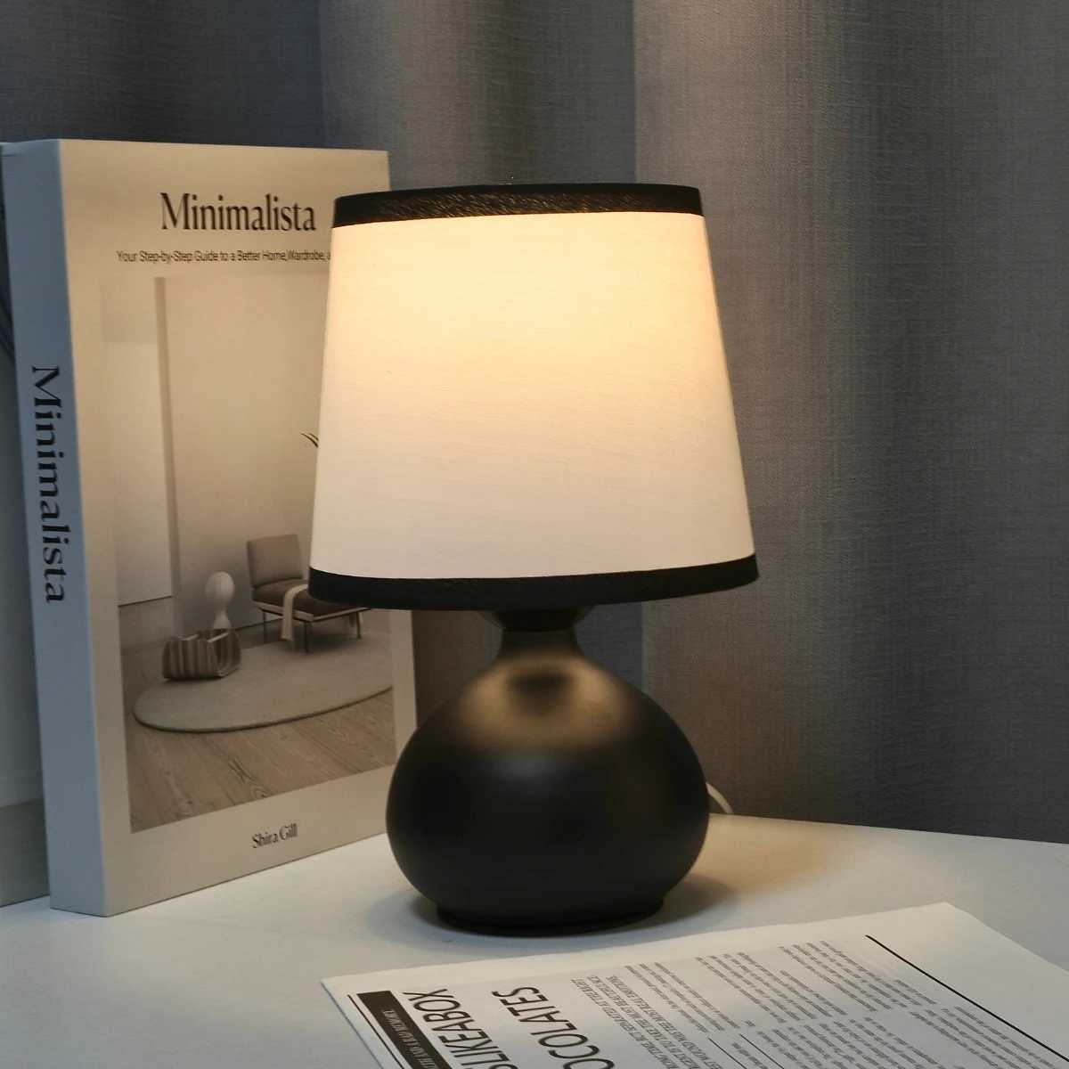 Modern linen art table lamp LED home lighting decoration table lamp suitable for bedroom lighting Y260314