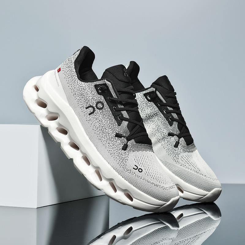 new Free delivery Running Shoes Soft soled running sports casual shoes with breathable mesh lightweight and thick soled shoes