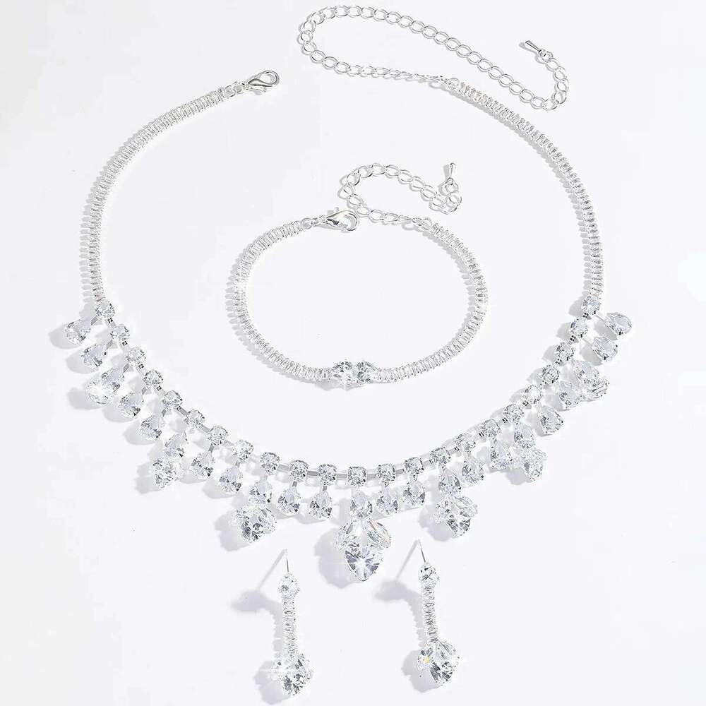 European and American fashion leaf droplet necklace bracelet earrings heavy industry light luxury atmospheric zircon set Z260313