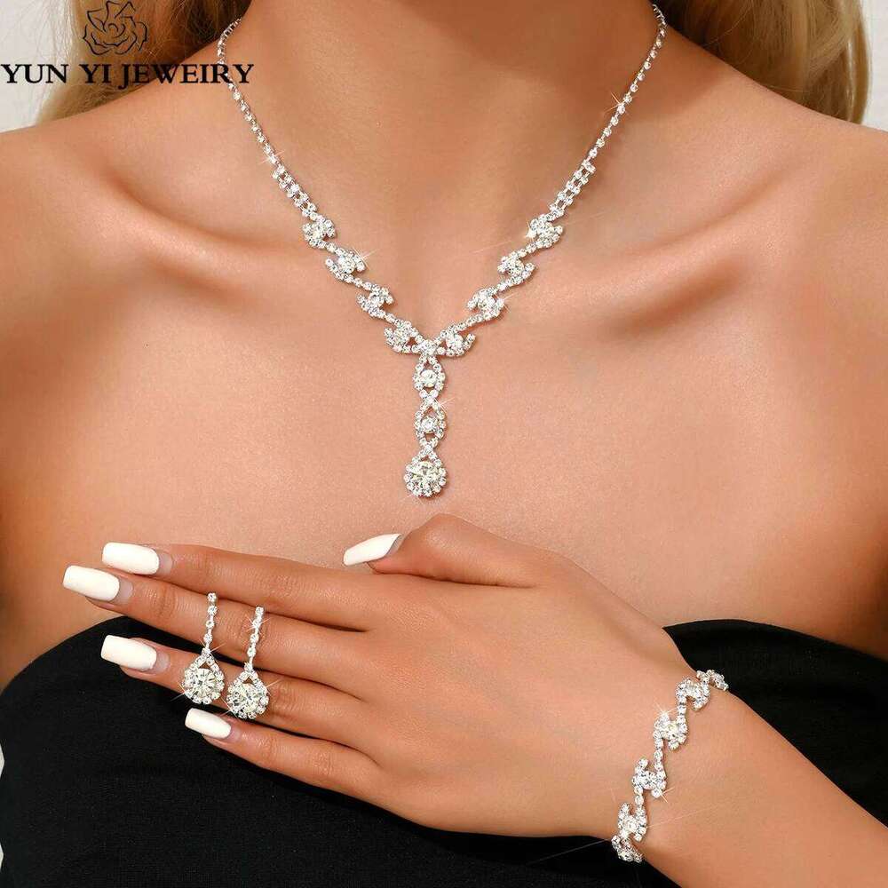 European and American Claw Chain Full Diamond Three Piece Set Necklace Earrings Bracelet Dress Jewelry Accessories Z260313