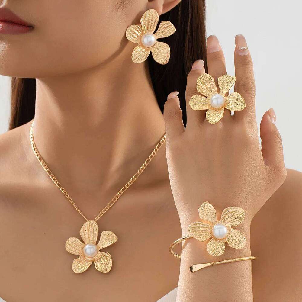 5pcs Elegant Vintage Jewelry Set for Women Golden Flower Necklace Choker Bridal Wedding Bracelet Party Gift Z260313