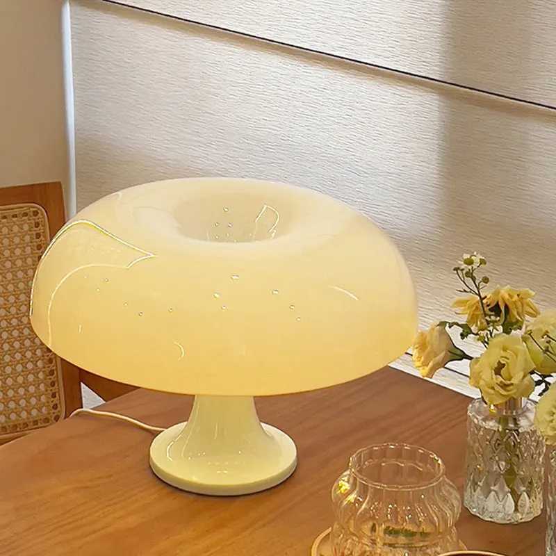 Led Mushroom Table Lamp Modern Minimalist Desk Lamp USB Powered Three-Color Dimming Suitable for Hotel and Bedroom Lighting Y260314