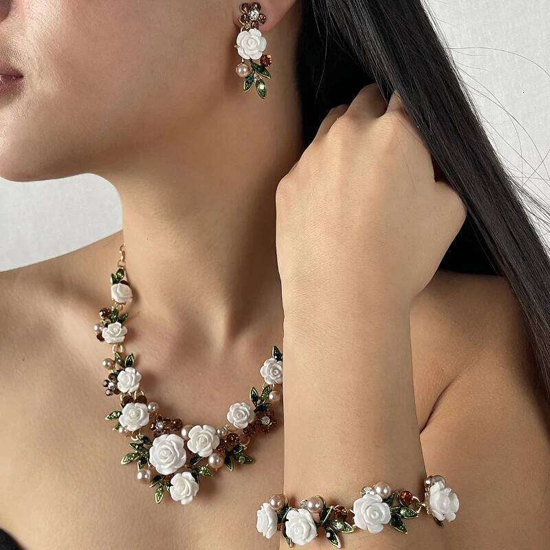 Flower Pearl Necklaces Earrings Bracelets Sets Alloy Woman High End Versatile Necklace Earring Bracelet Charm Jewelry Set Z260313