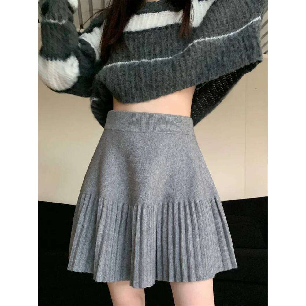 Korean version sweet knitted women's new spring and autumn high waisted elastic temperament pleated skirt Z260314