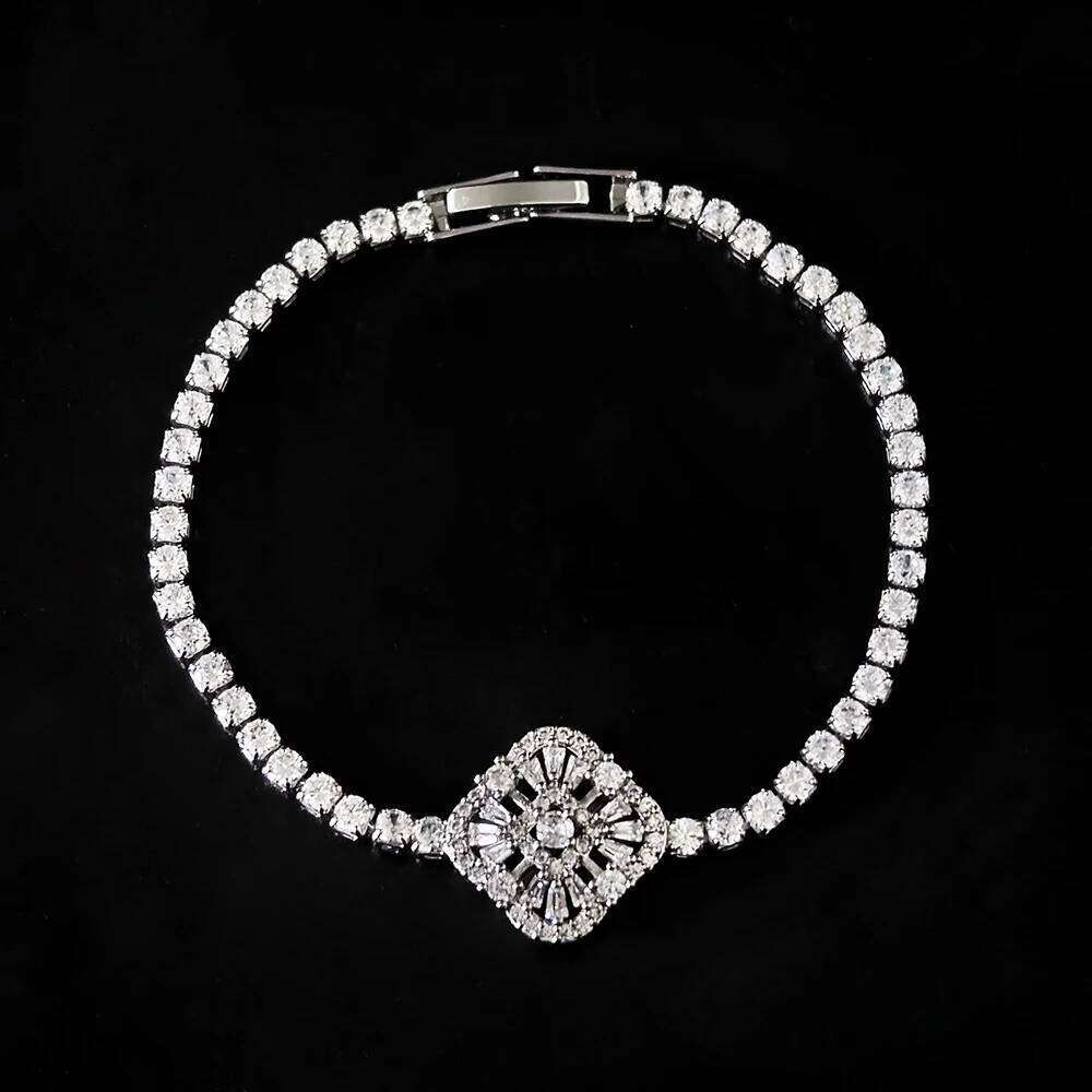 2024 new fashion princess bracelet bangle for women anniversary gift jewelry wholesale s8420 Z260313