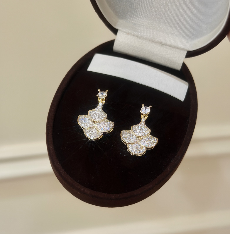 Full zircon fan-shaped pendant earrings for women, autumn and winter tassel earrings, unique niche light luxury with a high-end feel, 2026 new hot-sel - view 8