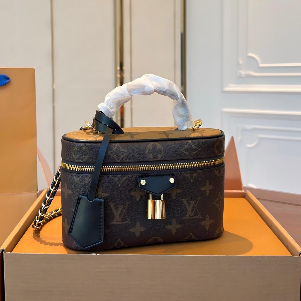 Designer bag makeup bag Luxury shoulder bag vanity Classic pattern chain Makeup bag with lock Square bucket Makeup storage bag 001