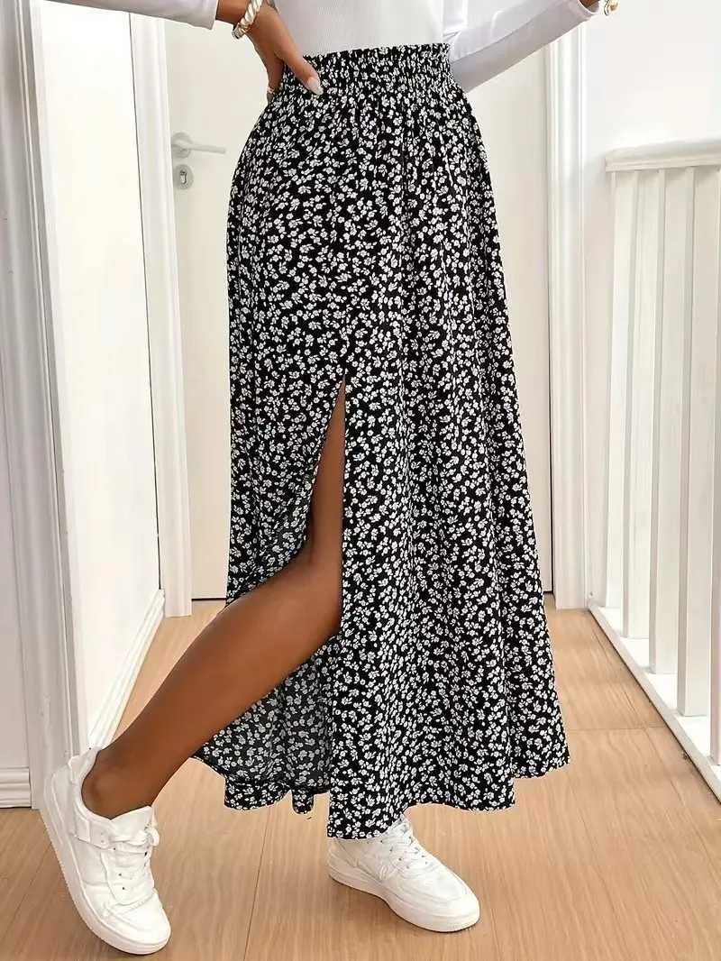 2025 Autumn New Floral Half length Skirt with Split A-line Hip Wrap and Middle Waist Skirt M260314