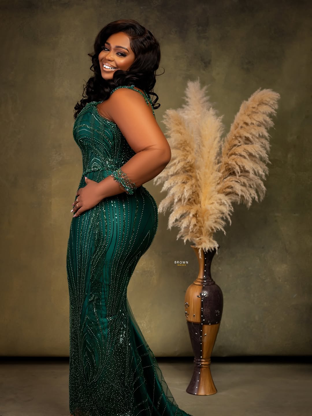 Plus Size Emerald Green Prom Dresses 2026 Mermaid Evening Formal Dress For Black Women Illusion Beaded Lace Flora Crystals Birthday Second Reception G