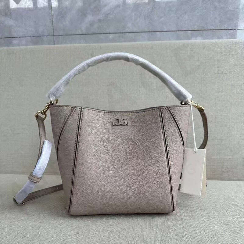 Luxury Bag Shoulder Crossbody Bag Purse Designer 2026 Tote Bag Design Summer Senior Sense Large Capacity Commuter Fashionable Retro Shoulder Bag -1