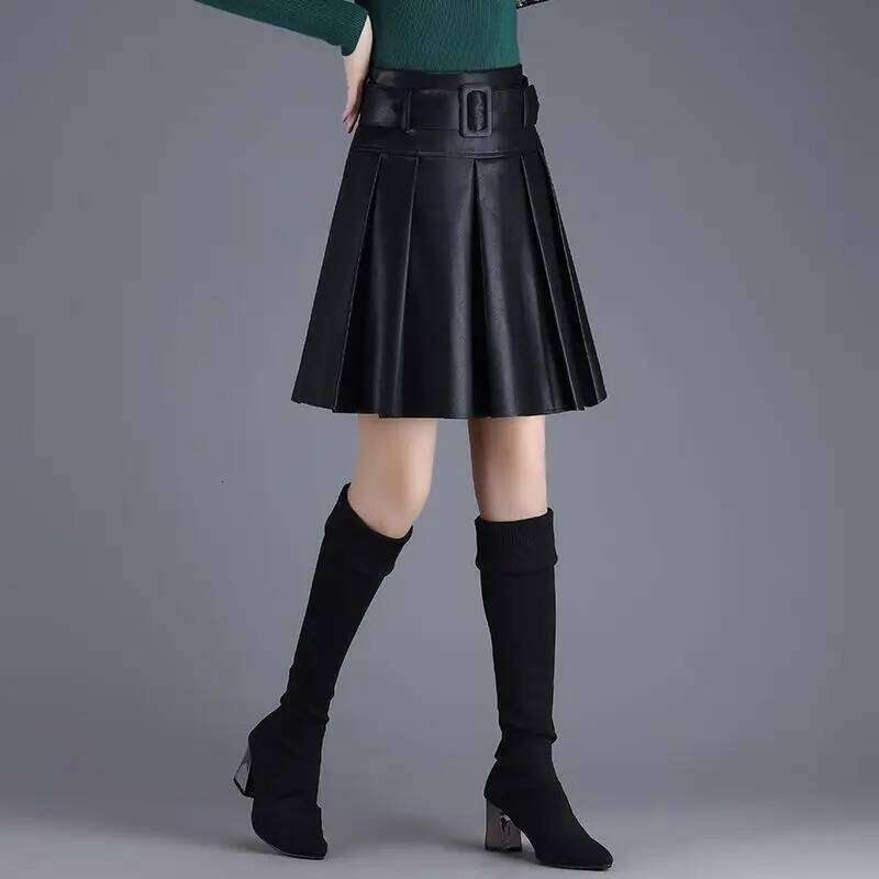 Pleated Leather Short Temperament High Waist Flesh-covering Autumn and Winter New Elegant Little Black Skirt Z260314