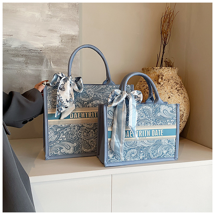 New Trendy Embroidered Tote Bag For Women Fashion Commute Handbag Underarm Shoulder Bag 2026