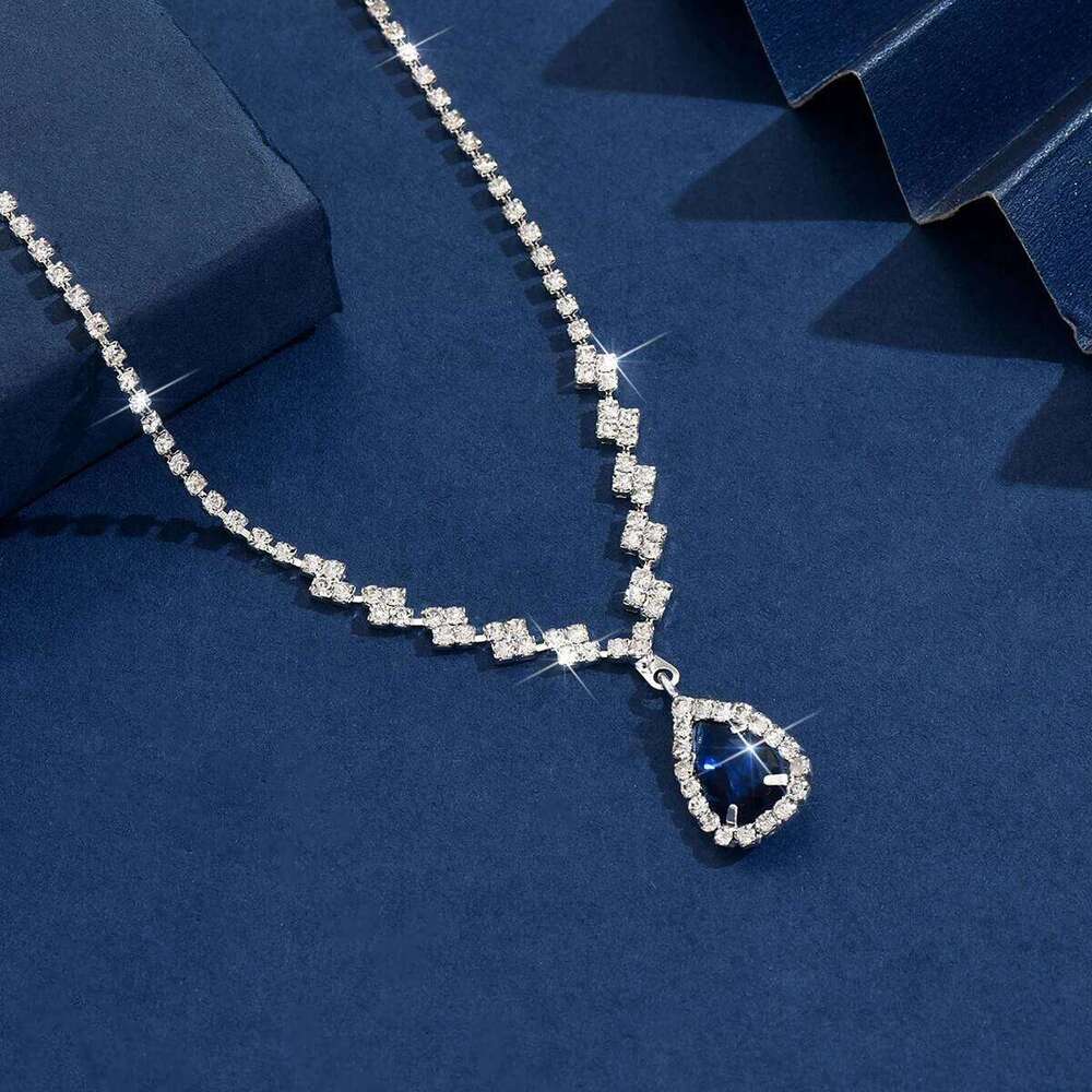Fashionable, light luxury, minimalist, popular jewelry, short necklaces, rhinestones, hot selling wedding women's jewelry Z260313
