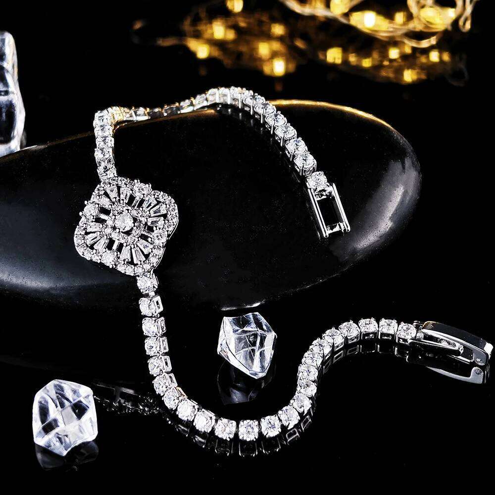 2024 new fashion princess bracelet bangle for women anniversary gift jewelry wholesale s8420 Z260313