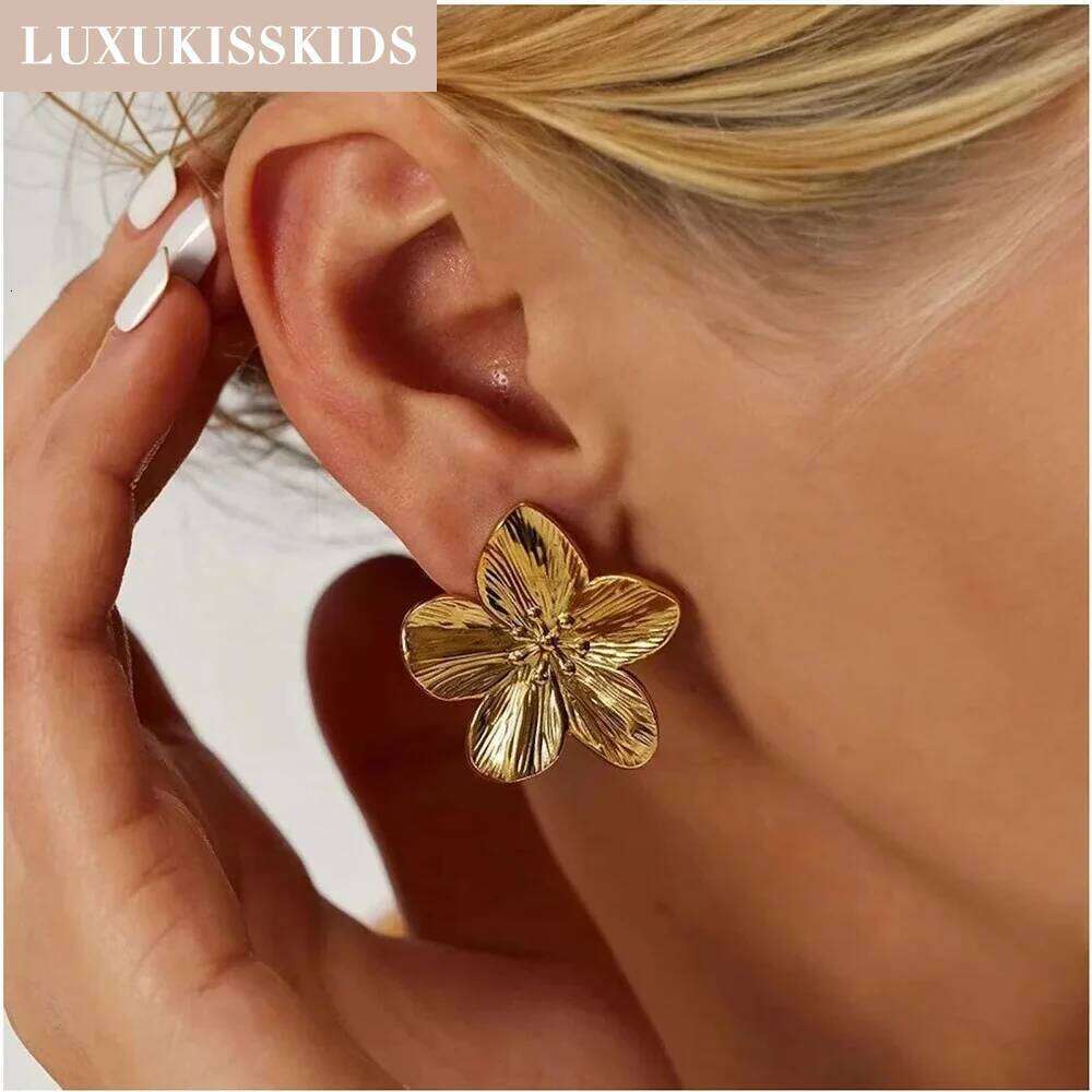 LUXUKISSKIDS 2PC Women's Fashion Trendy Stainless Steel Flower Earrings Necklace Set Gold-Plated Jewellry Party Dressing Gifts Z260313
