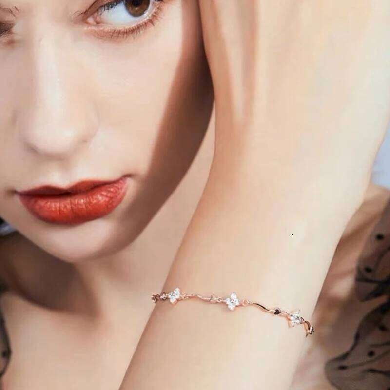 ANENJERY Sparkling Zircon Four Leaf Flower Chain Bracelet Light Luxury Design for Women Niche Simple Desgin Party Jewelry Gifts Z260313