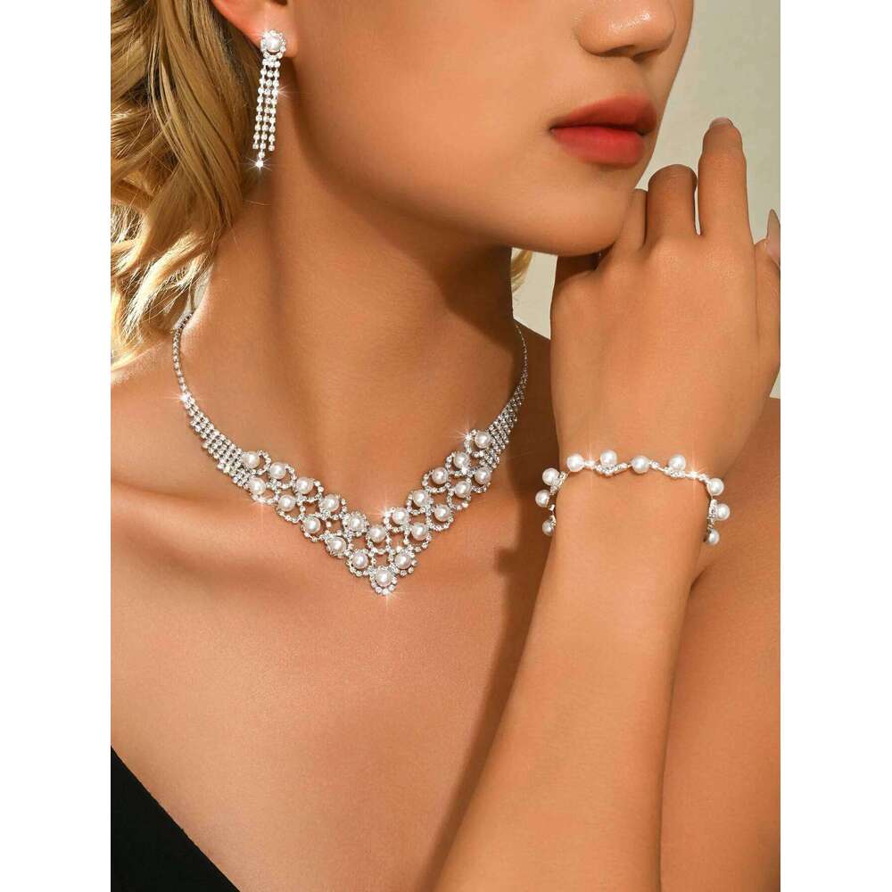 Diamond studded pearl flower pendant earring bracelet, three simple, fashionable, light luxury, high-end accessories wholesale Z260313