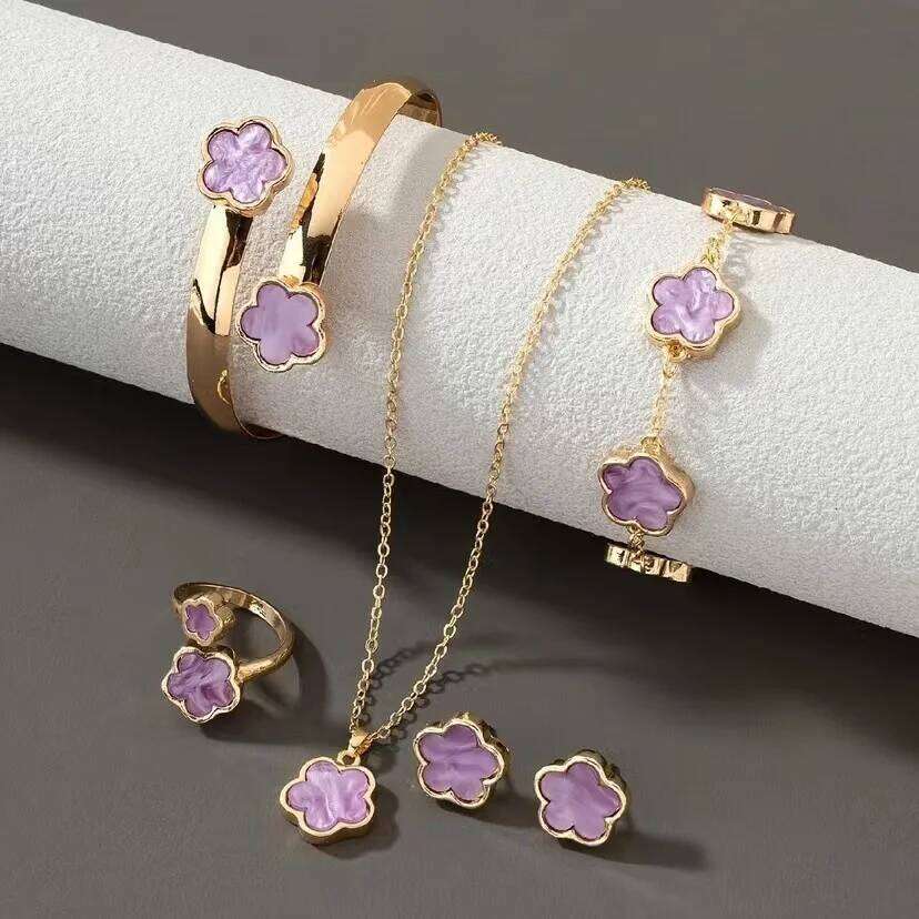 Lucky Purple Five-Petal Flower Clover Earrings Necklace Ring Bracelet Five-Piece Set for Woman Fashionable Party Charm Jewelry Z260313