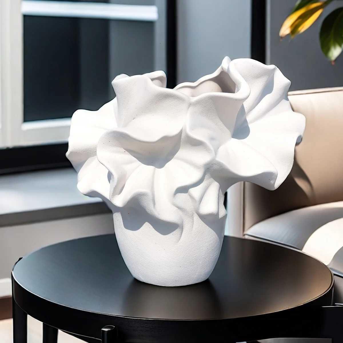 Nordic Style Ceramic - Garden Inspired Patterns Artistic Shell Shaped Design Handmade Themed Corner Vase Suitable For Y260314