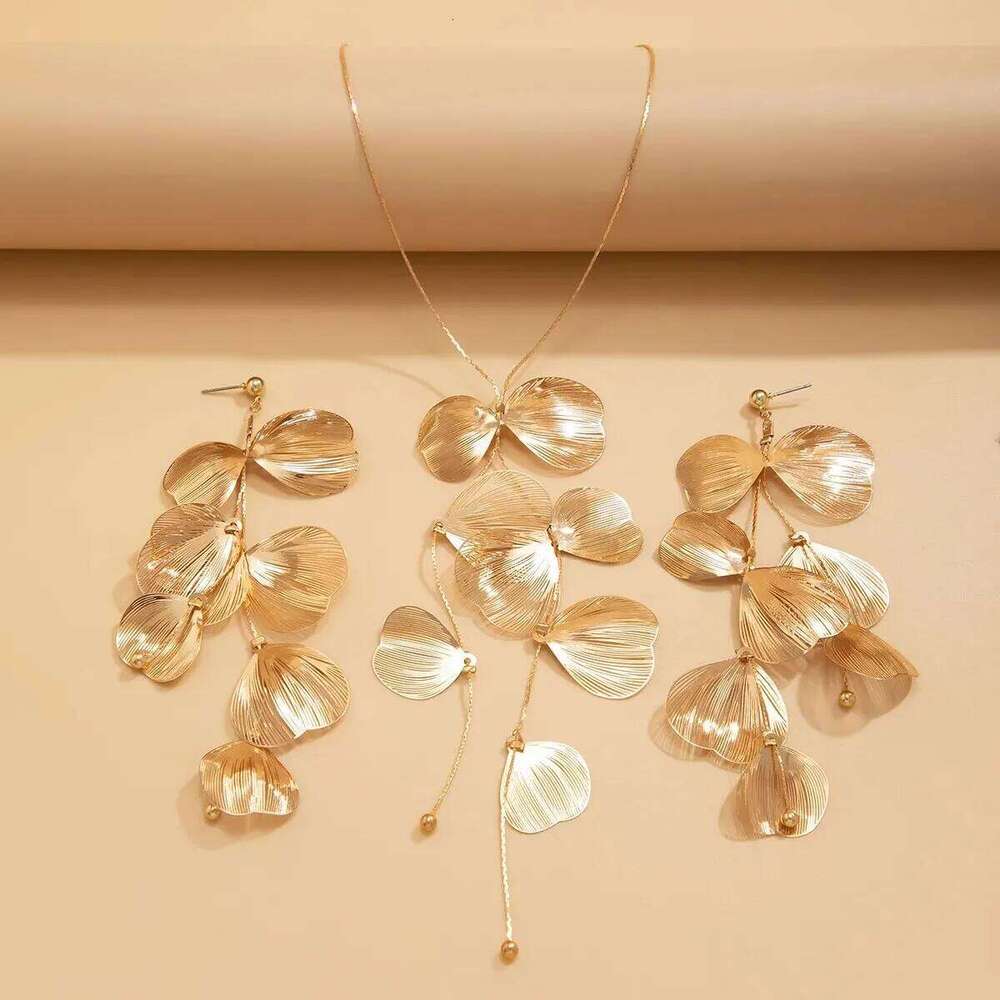 Elegant Ginkgo Leaf Pendant Earrings Necklace Set for Women Romantic Bridal Tassel Jewelry Party Accessory Z260313