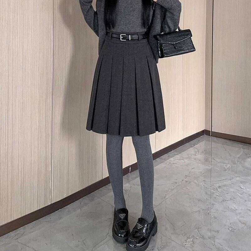 College Style Pleated for Women in Autumn and Winter 2025 New High Waisted A-line Mid Length Skirt with Woolen Knees Z260314