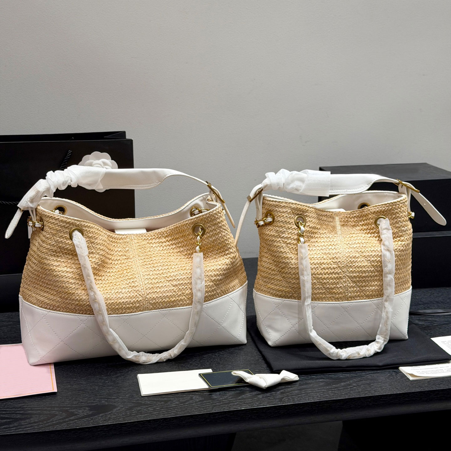 Designer Straw Tote Bag Women's Large Capacity Hobo Bag Underarm Bag Chain Strap Shoulder Bag Fashionable Luxury Shopping Bag Raffia Straw Vacation Bag 2025 New