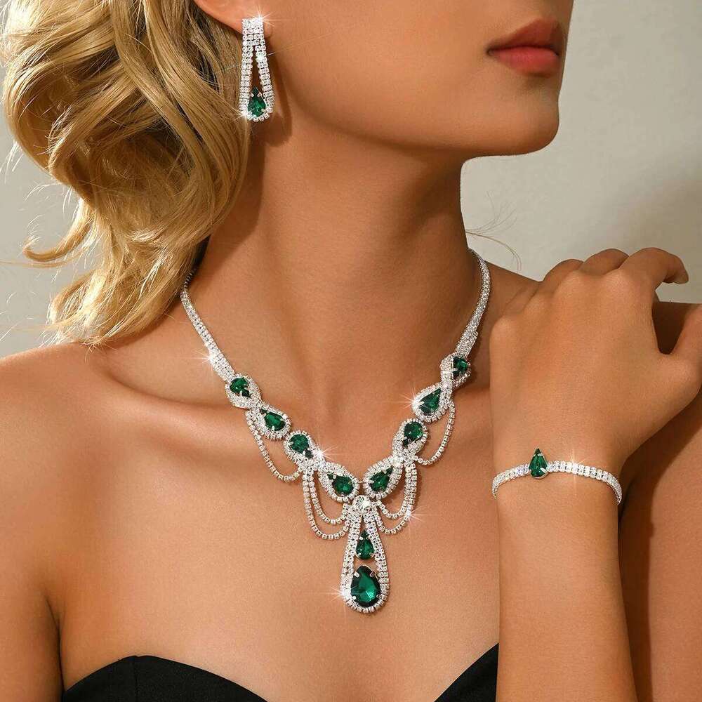 Heavy industry diamond studded retro French exquisite necklace, earrings, bracelet, three piece set with accessories Z260313