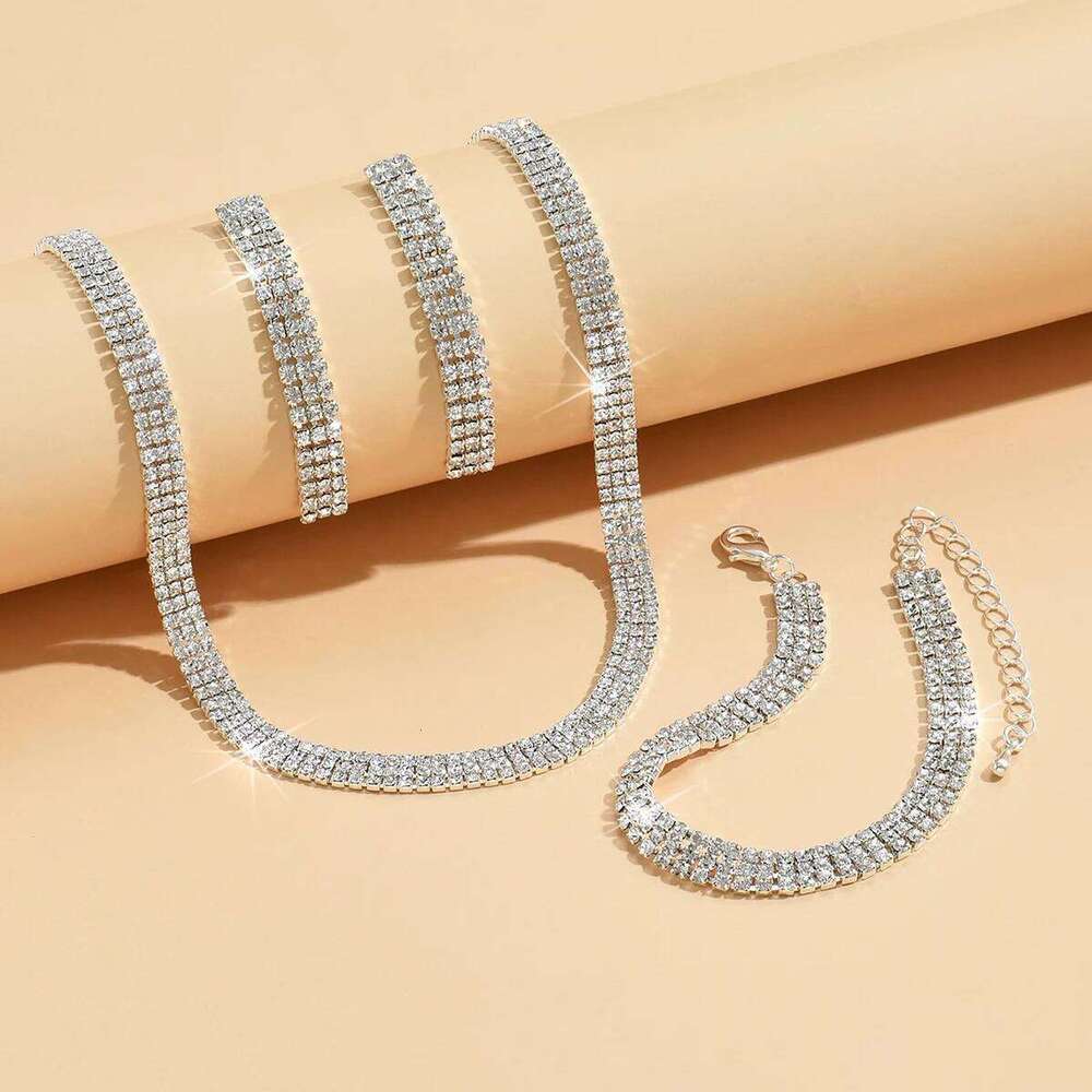 Ladies' fashionable simple geometric design set, light luxury style versatile and high-end jewelry set Z260313