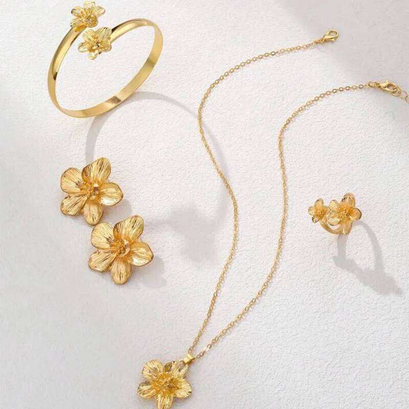 New Elegant Personality Five-Petal Flower Stud Earrings Pendant Rings Necklace Bracelets Four-Piece Set Stylish Charm Jewerly Z260313