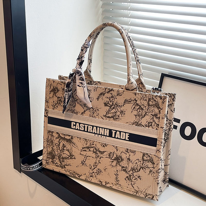 Luxury Flower Pattern Tote Bag For Women Large Capacity Elegant Commute Handbag Mother Bag