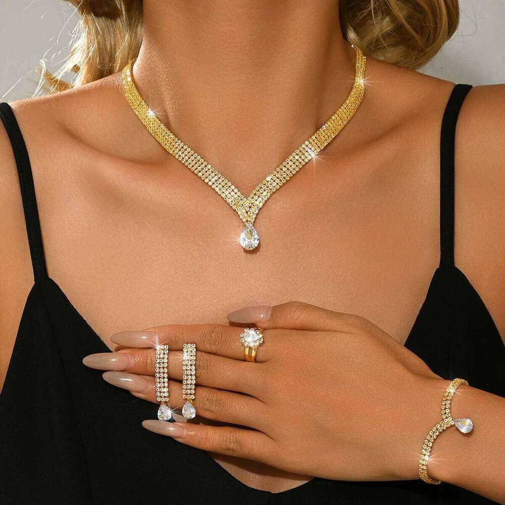 Brilliant high-quality Korean retro elegant necklace, earrings, bracelet, ring, four piece set accessories Z260313