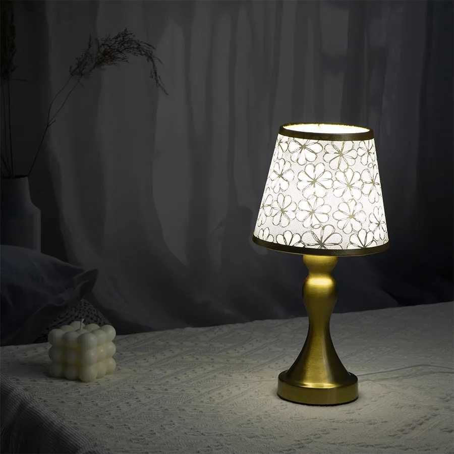 1 PC Sunflower Fabric Metal Base Desk Lamp with USB Three-color Light - Suitable for Bedroom Study and Living Room Decoration Y260314