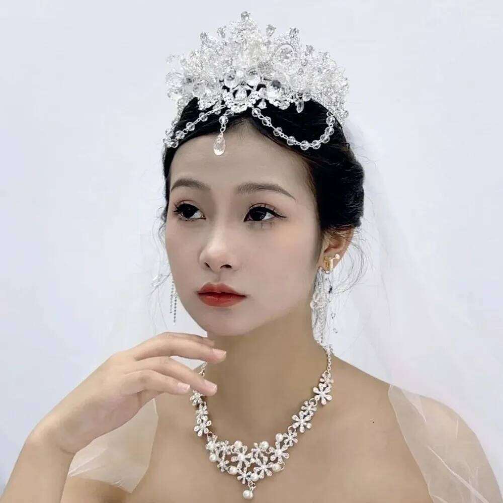 Elegant Rhinestone Jewelry Set Sparkling Vintage Pearl Ears Korean Style Alloy Flower Necklace Party Z260313
