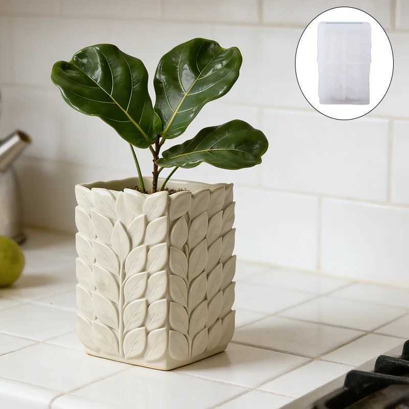 Leaf-patterned silicone molds are easy to unmold making it easy to create sophisticated scented candle jars for home dcor han Y260314