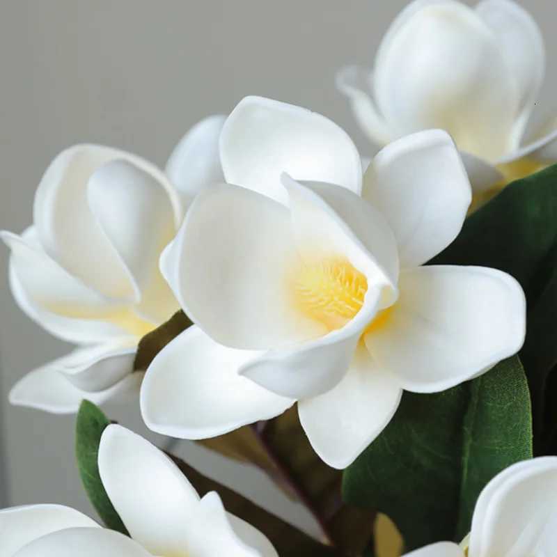 33CM New Chinese Style Artificial 3-Branch Bundle Magnolia Flower Home Decoration Living Room Dining Table Decoration Y260314