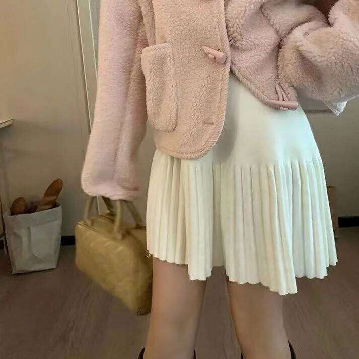 Korean version sweet knitted women's new spring and autumn high waisted elastic temperament pleated skirt Z260314