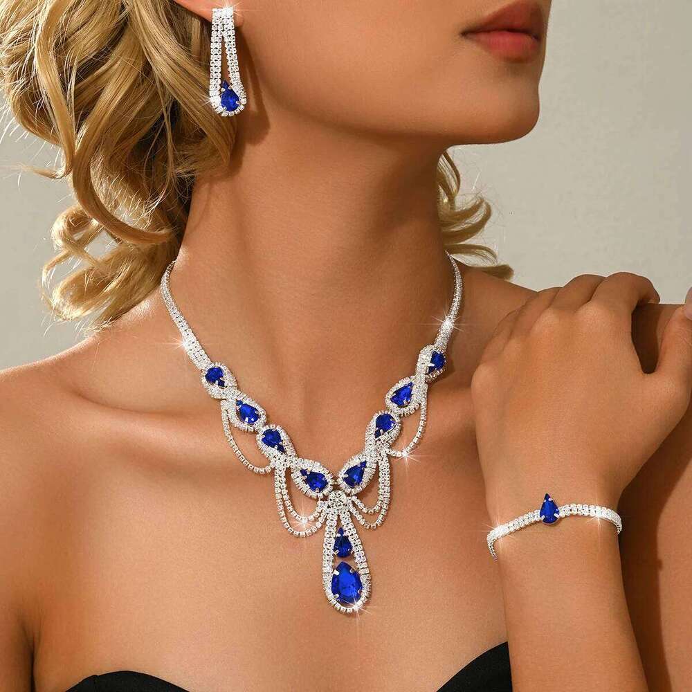 Heavy industry diamond studded retro French exquisite necklace, earrings, bracelet, three piece set with accessories Z260313