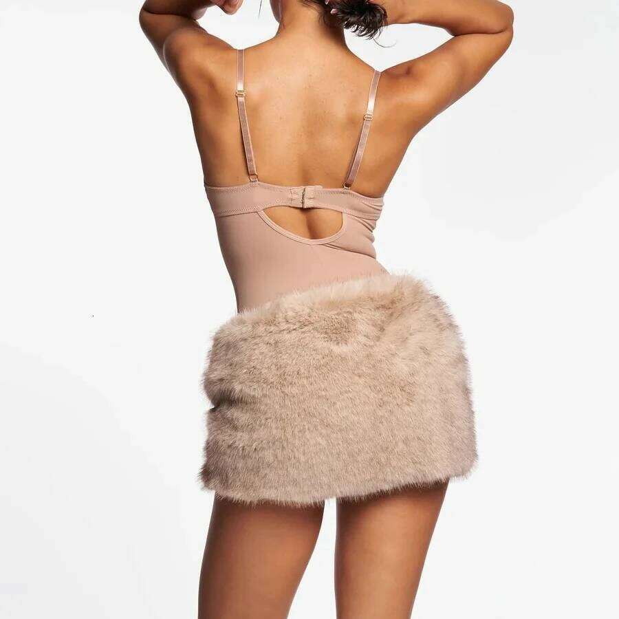 Women Fur Plush Slim Short Pencil Skirt Elegant Lady Ruched Side Zipper Low Rise Bodycon Mini Skirts Party Clubwear Z260314