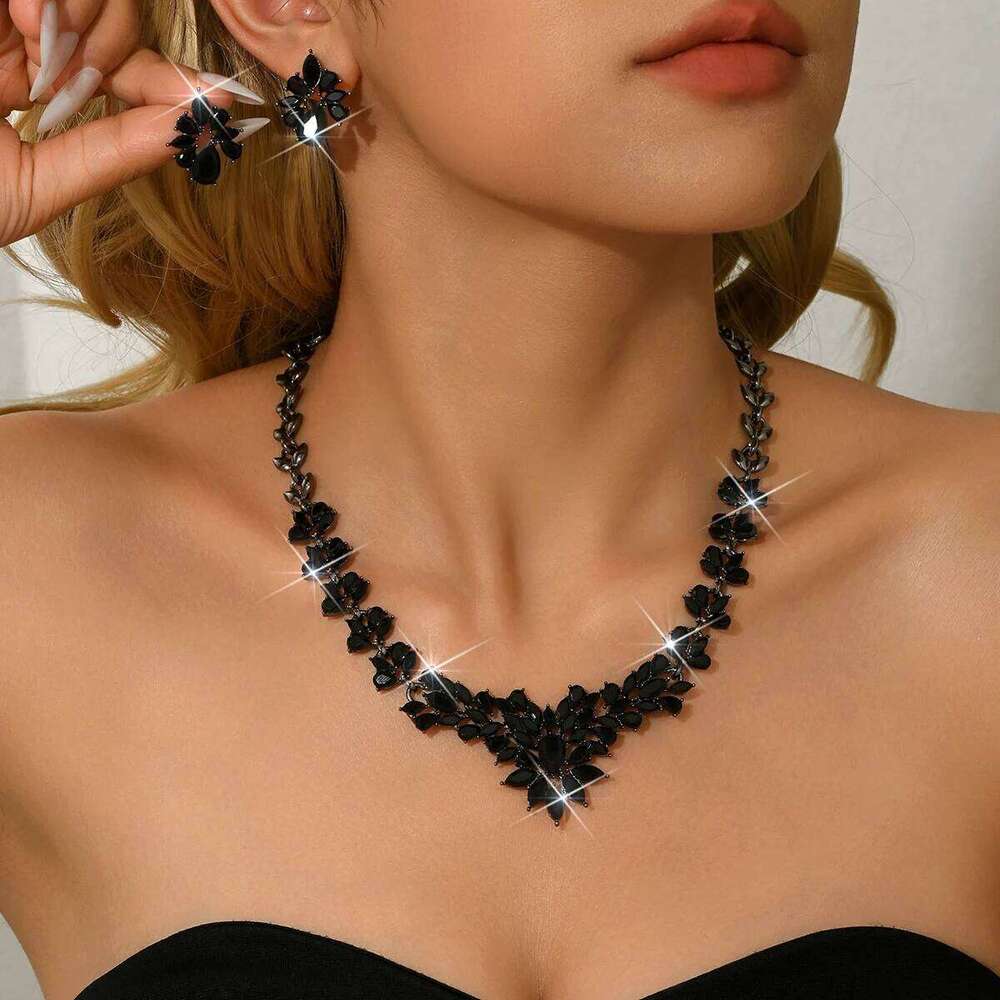 Cross border new bride two-piece with simple flower crystal necklace and earring set wholesale by female manufacturer Z260313