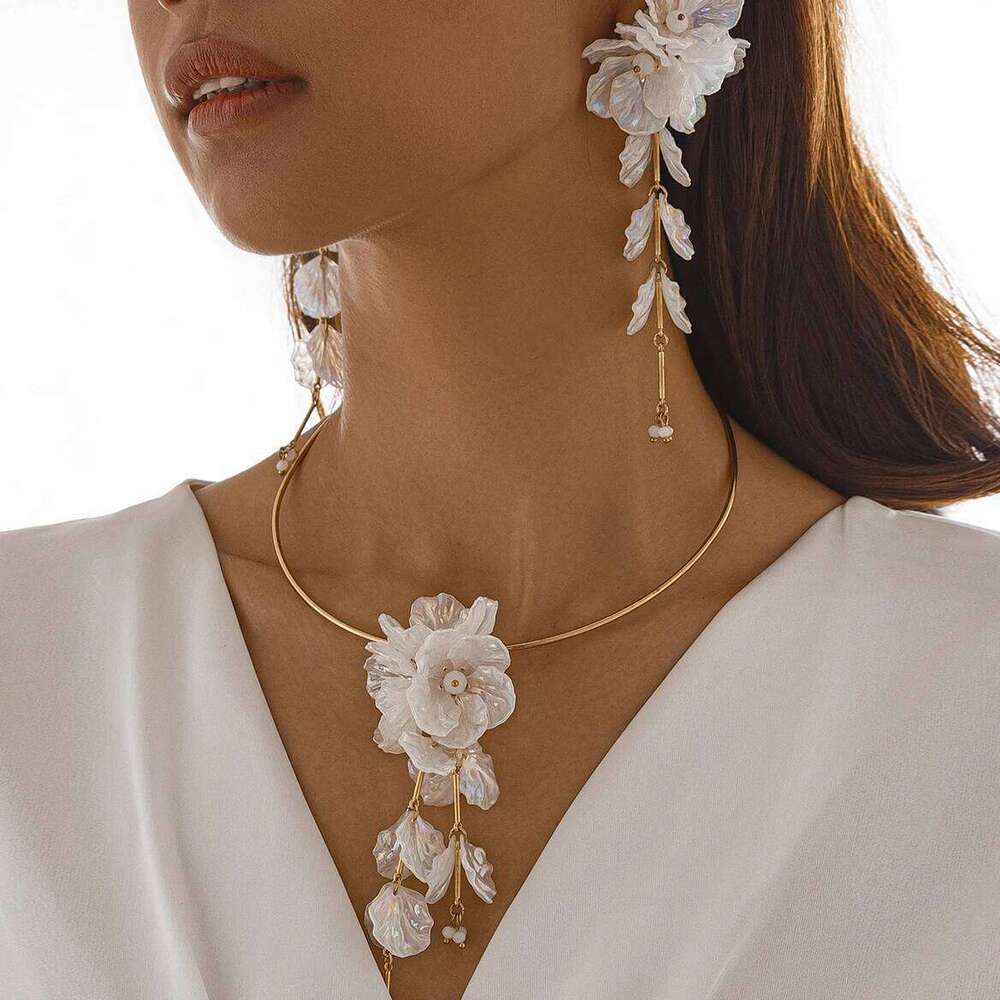 Ingemark Creative Punk Torques Chain Necklace Women Elegant White Flower Hanging Drop Earrings Wed Bridal Jewelry Set Z260313