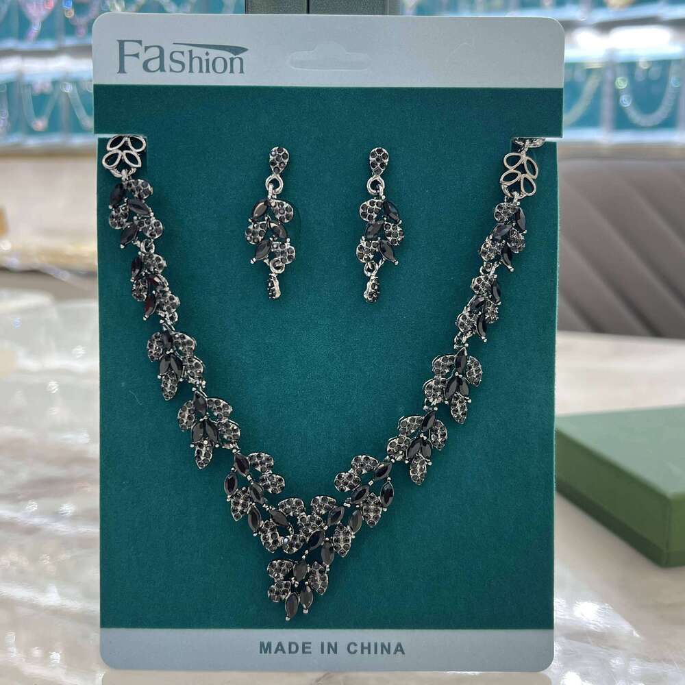 Cross border alloy necklace earring set for brides, wedding accessories, banquet dresses, and women's jewelry matching Z260313