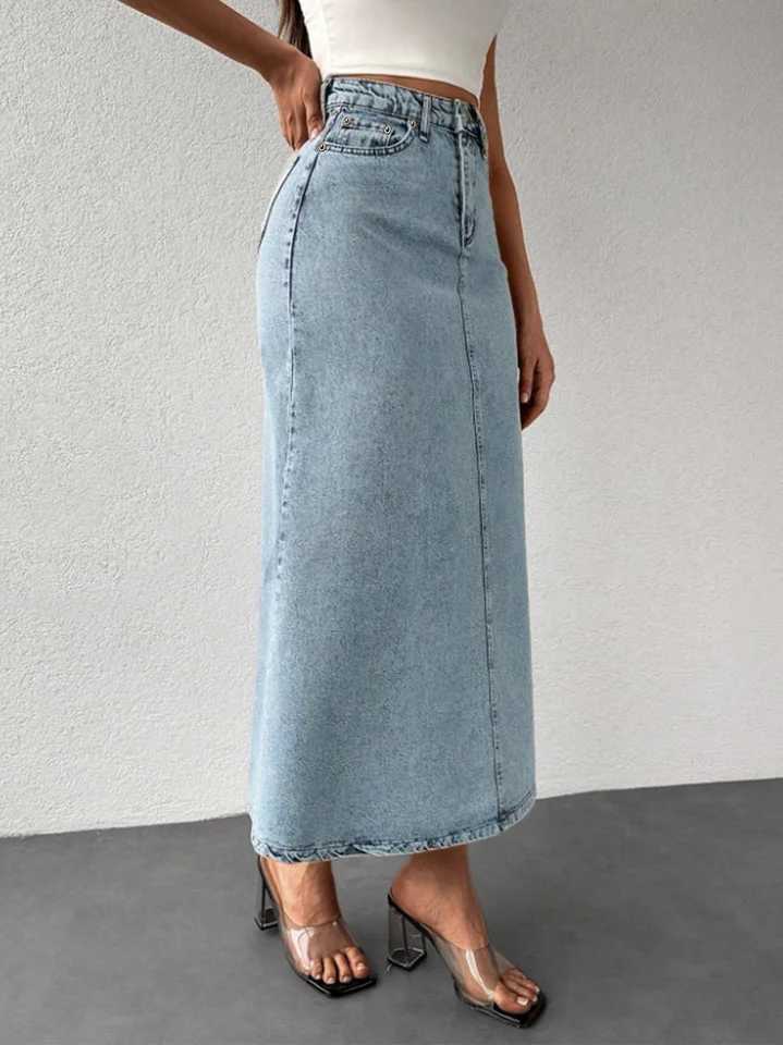 Womens mid-length denim midi skirt with a retro and nostalgic washed light color five-pocket style basic and practical A-line M260314