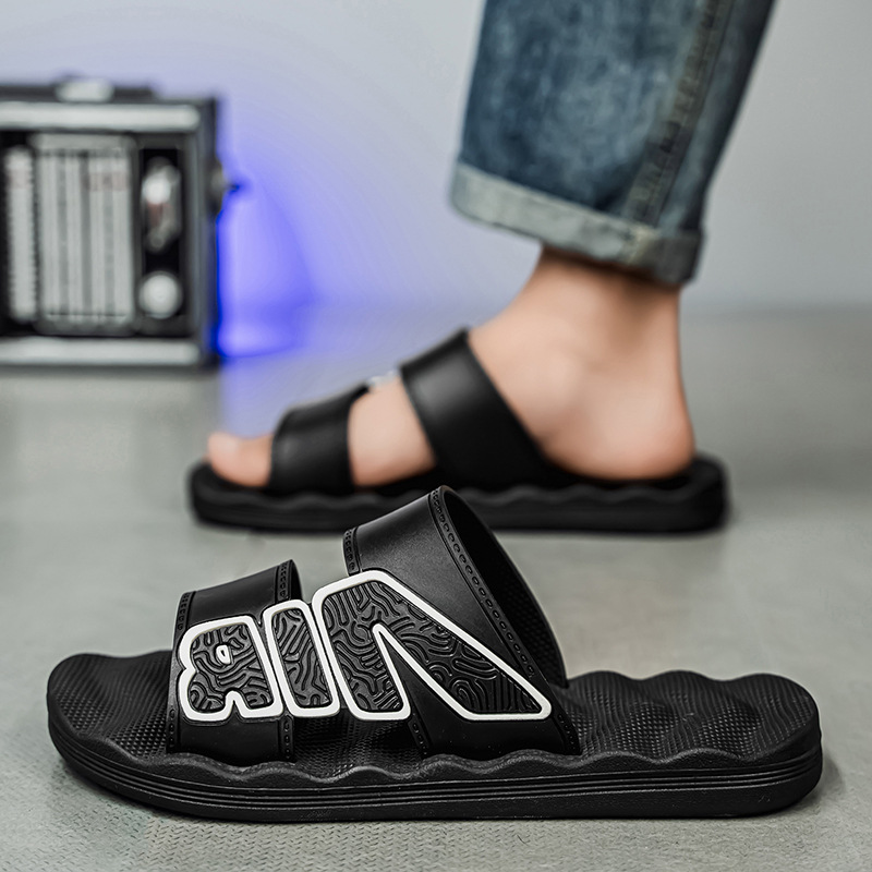 new Free delivery Slippers Breathable men's slippers with soft sole lightweight and suitable for home leisure