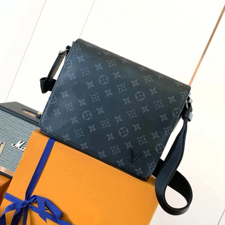 Luxurys Designer bags men 3pcs Trio Leather Black Flowers Messenger Purse Crossbody Bags Shopping Bag Plain Shoulder bag Handbags Women Wallets purse