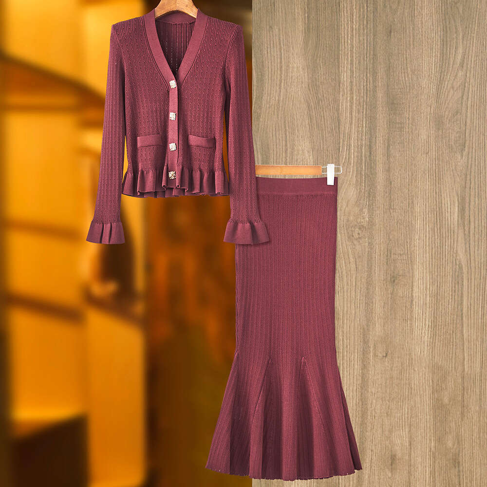2026 Autumn New Designer Waist Bell Sleeve Knitted Top+Fishtail Pencil Two A9 Piece Skirt Set