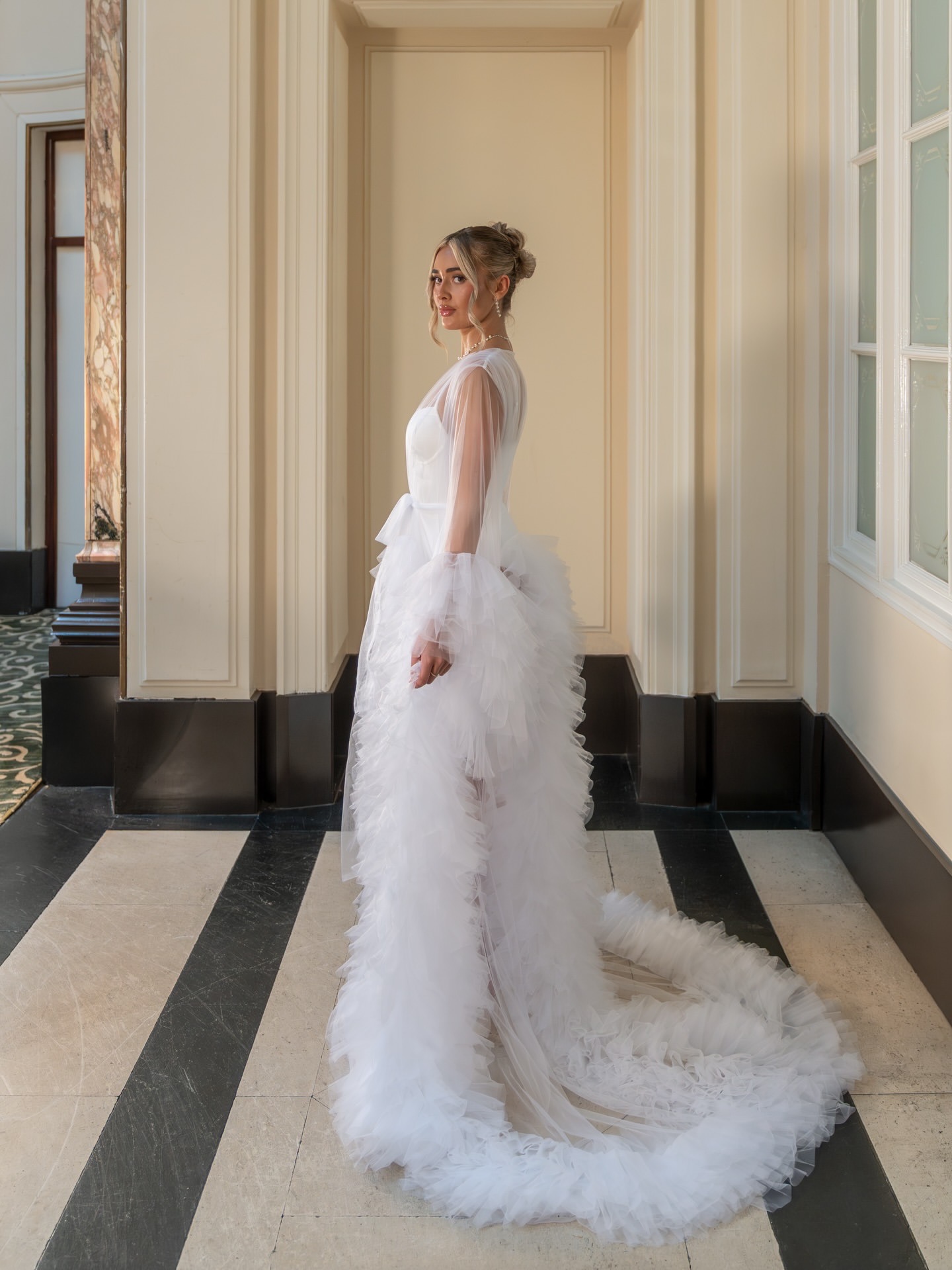 2026 Ivory Bridal Portriaits Morning Outfit Ruffles Elegant Wedding Shapewear Robes Elevated Fabric Pre-Ceremony Undergarments Flowing Layers Floral R