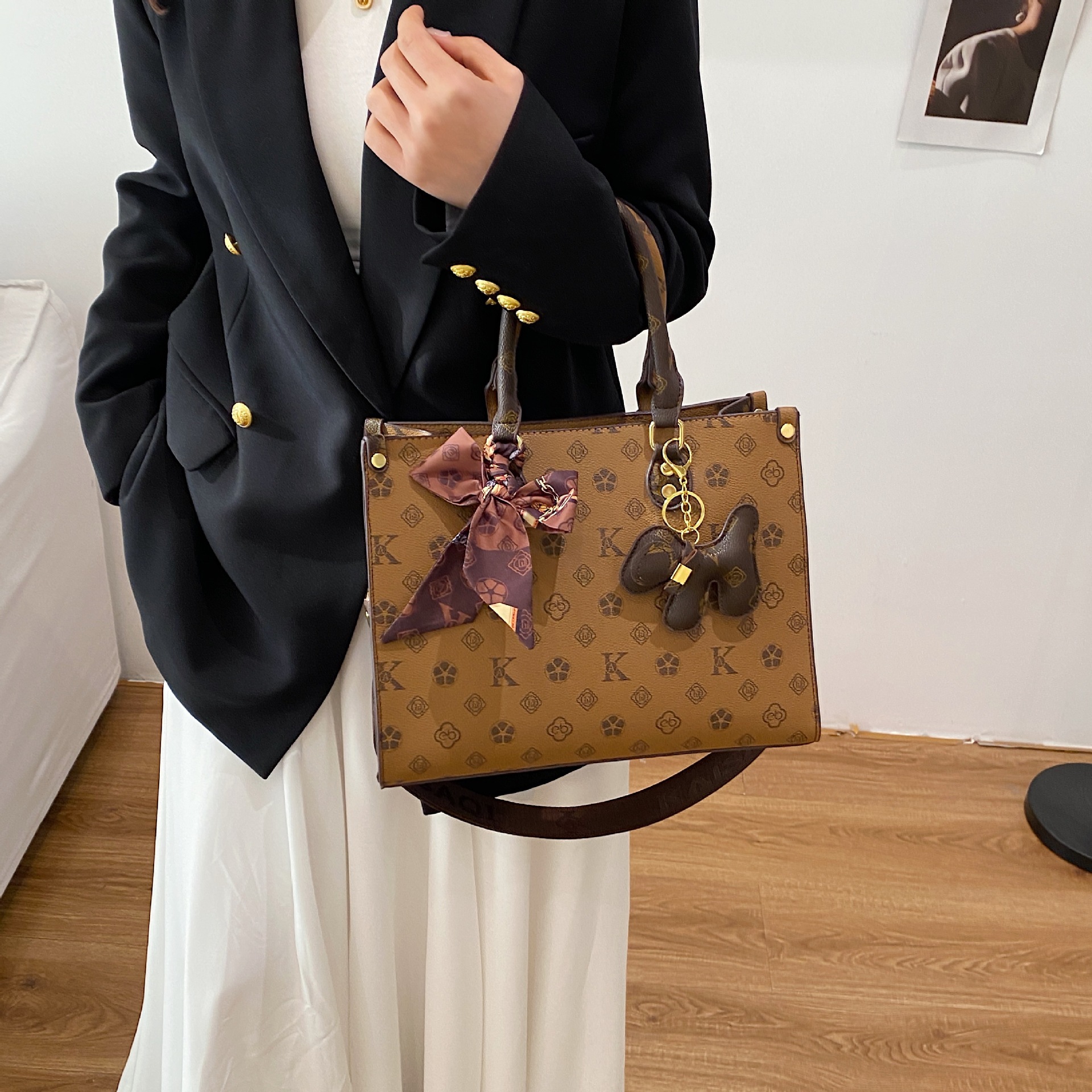 Free shipping Designer bag Plaid tote bag women bag shoulder bag crossbody bag versatile large capacity handbag Cozy