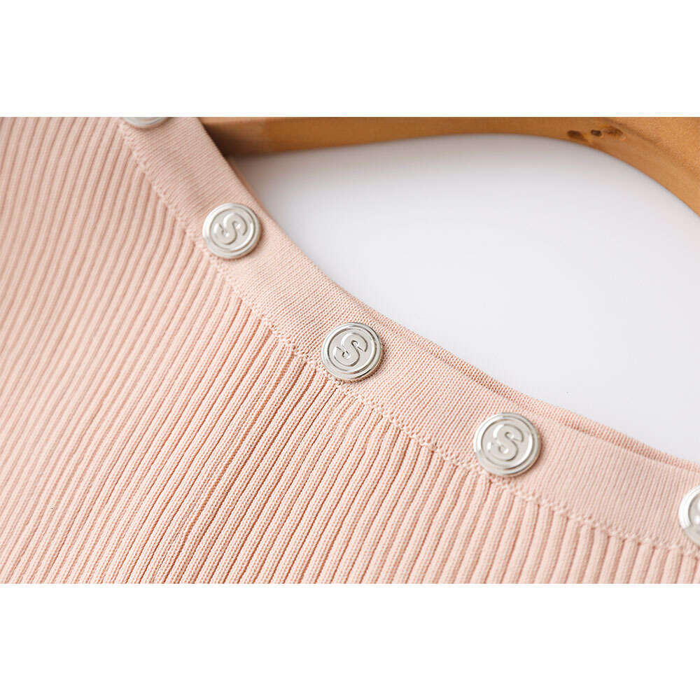 2026 Designer French Asymmetric Shoulder Button Knitted Fashion D19 Design Irregular Short Sleeve Fashion Dress