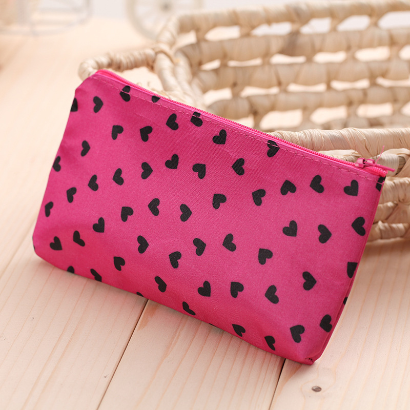 OC-BAS2601 Cosmetics Storage Bag Heart-shaped Leopard Print Pattern Polyester Cloth Hand-held Small Bag Wholesale Customize