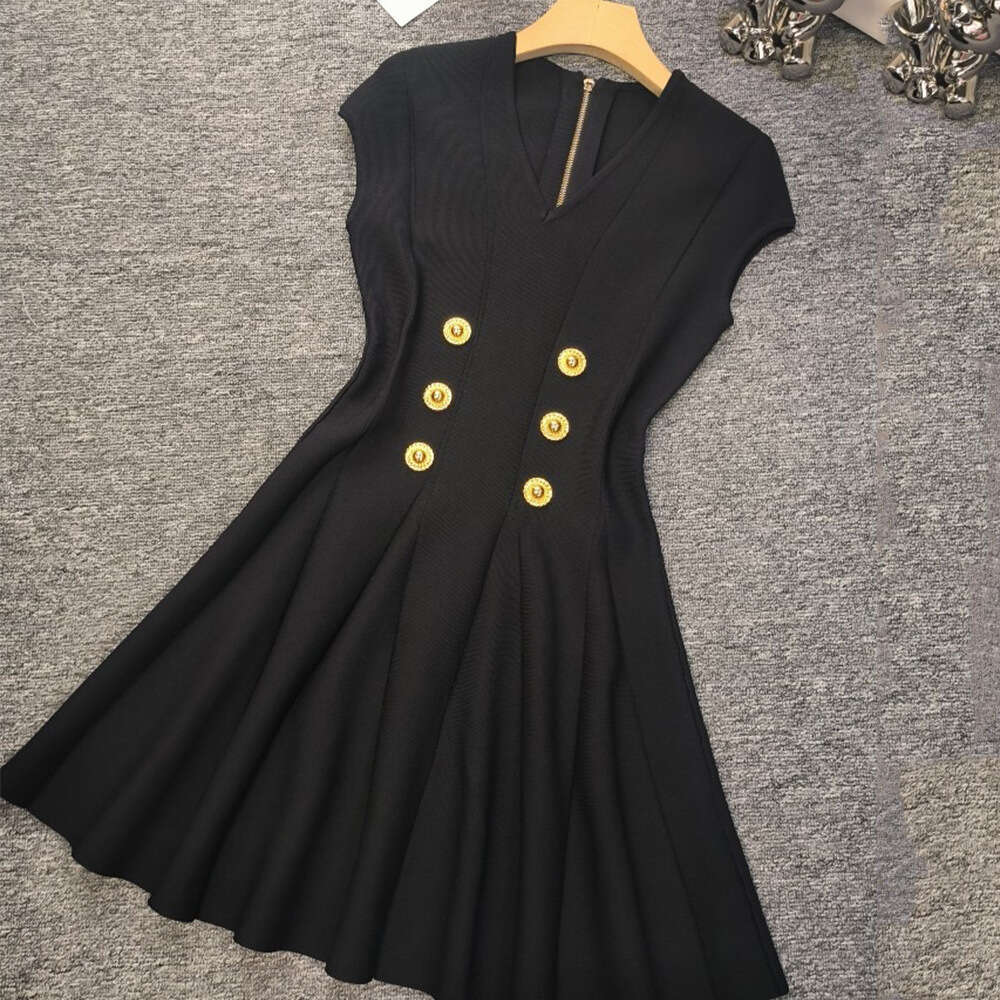 European and American Style 2025 Summer New High Quality Shoulder Sleeve V-neck Metal Buckle High Waist D17 Zipper Knitted Dress